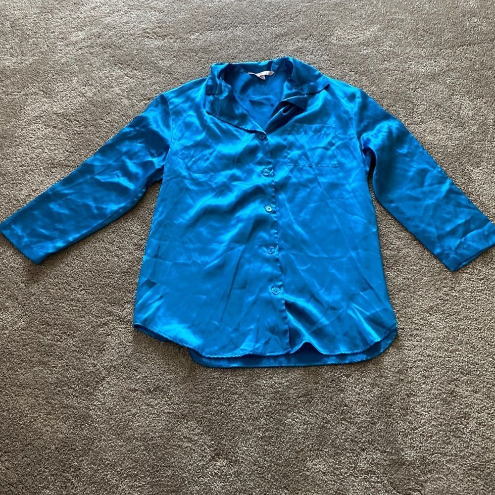 Victoria’s Secret Blue Satin Button Front Sleep Shirt Pajama Top SIZE M